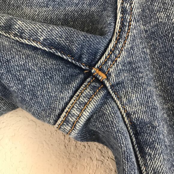 Madewell The Petite Girljean in Berryton Wash Distressed High Rise Jeans 25P - Picture 6 of 14